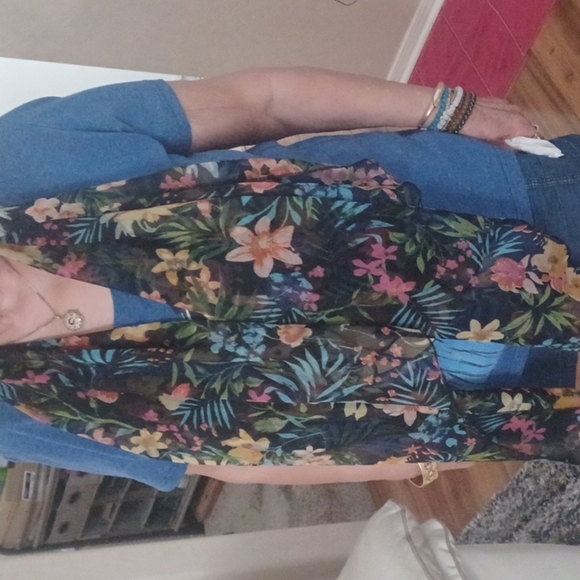 Woman's  INC  scarf - Picture 1 of 4